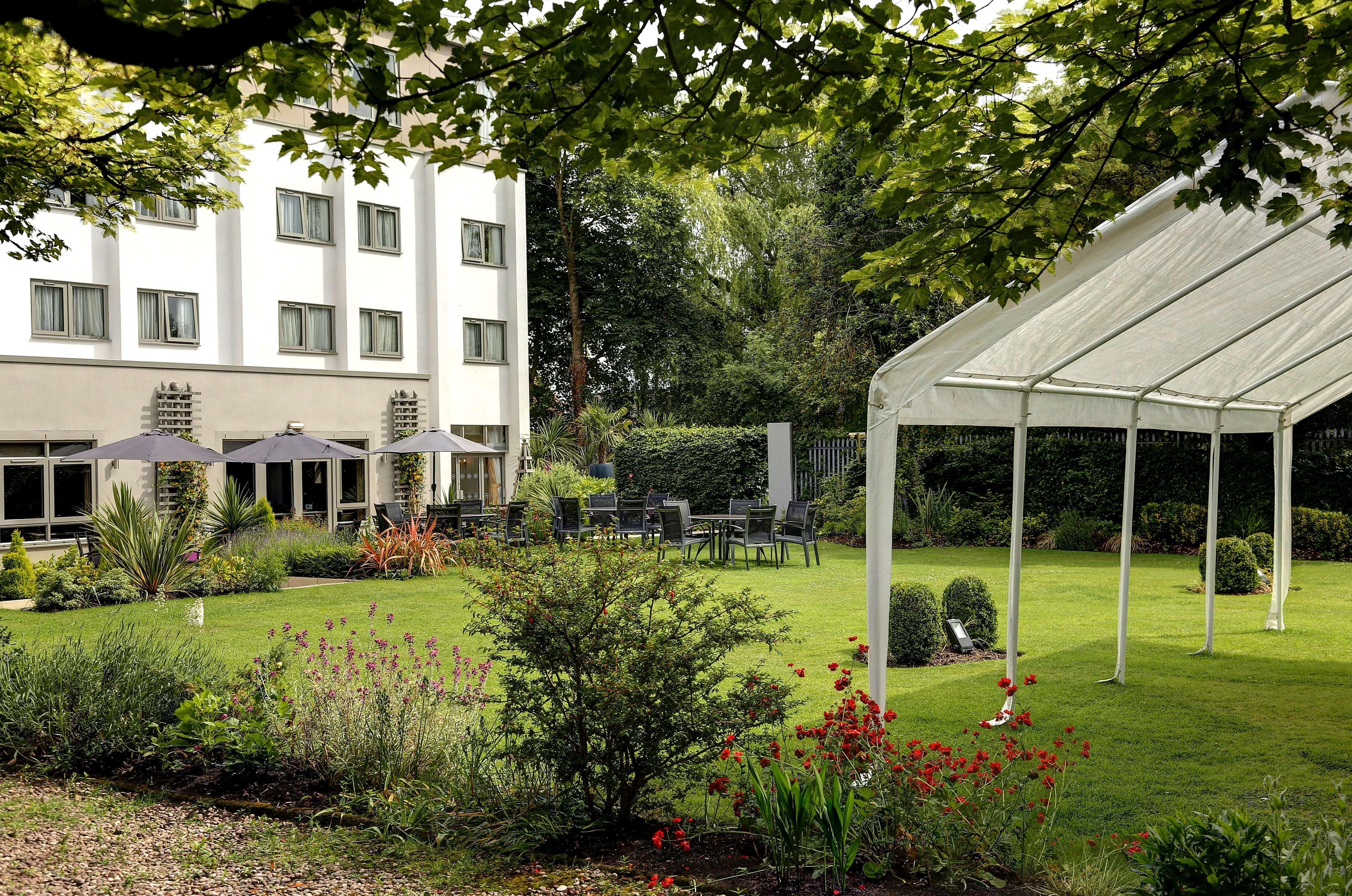 Best Western Plus Pinewood Manchester Airport-Wilmslow Hotel Экстерьер фото