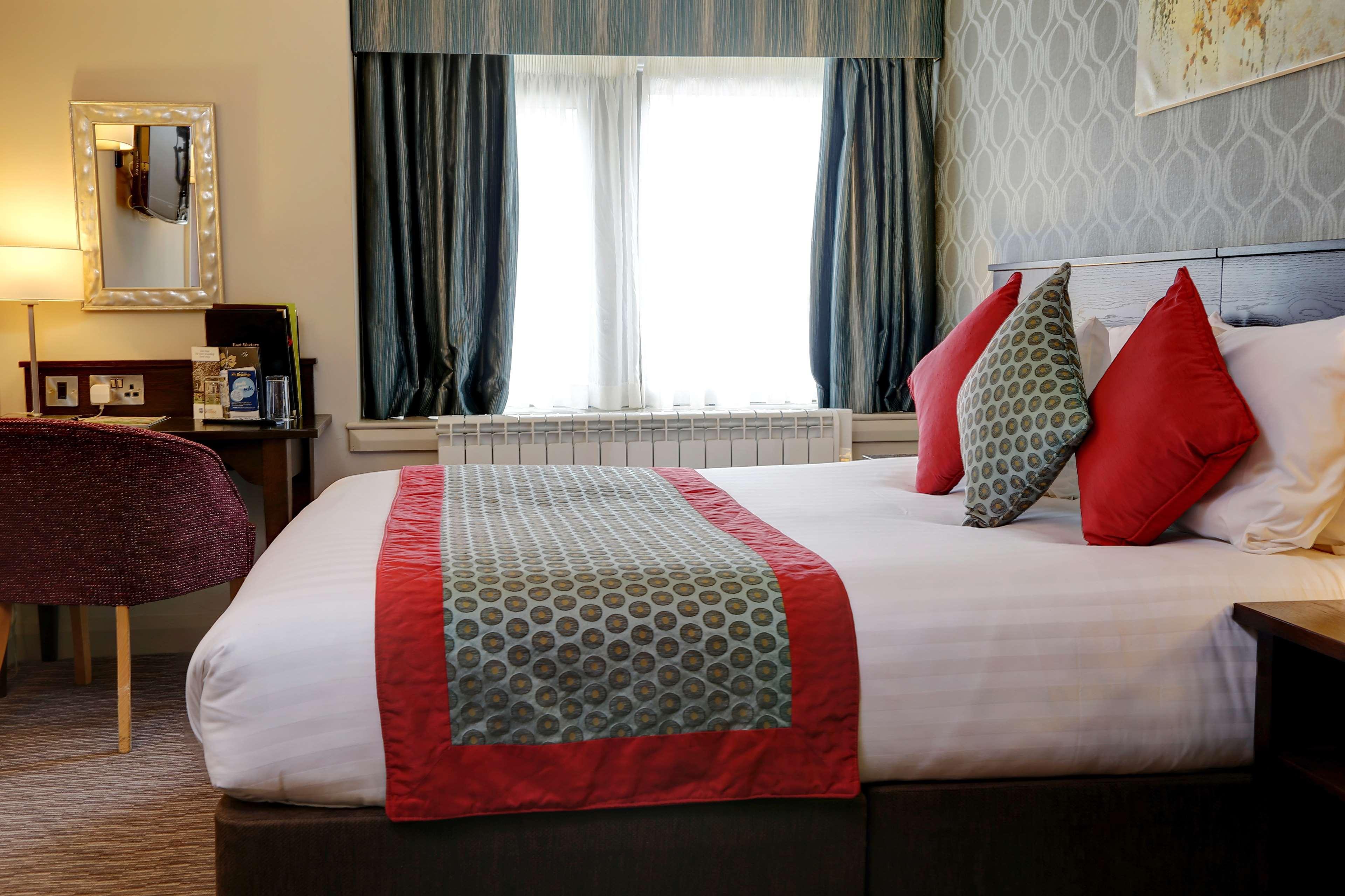 Best Western Plus Pinewood Manchester Airport-Wilmslow Hotel Экстерьер фото
