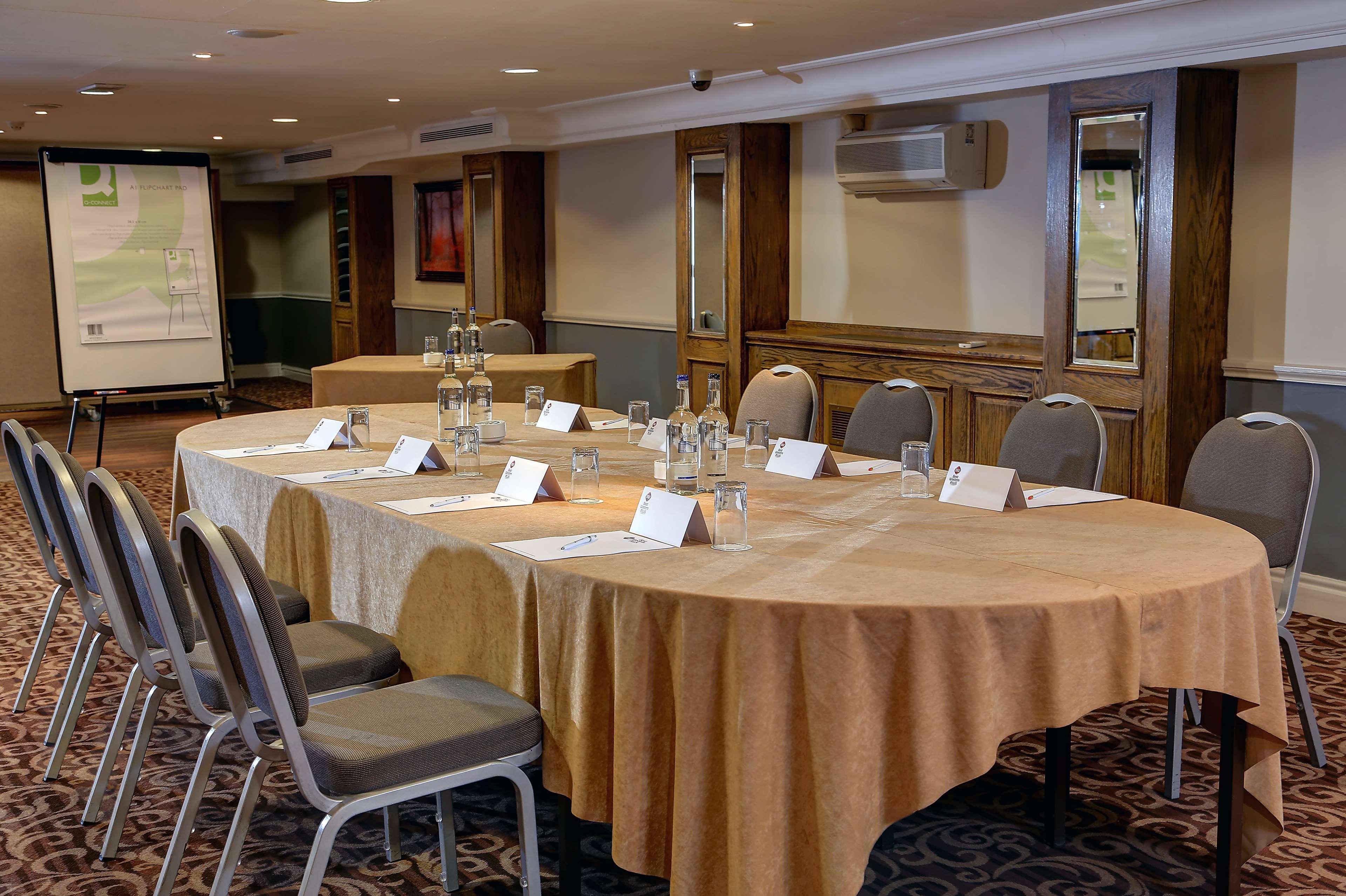 Best Western Plus Pinewood Manchester Airport-Wilmslow Hotel Экстерьер фото