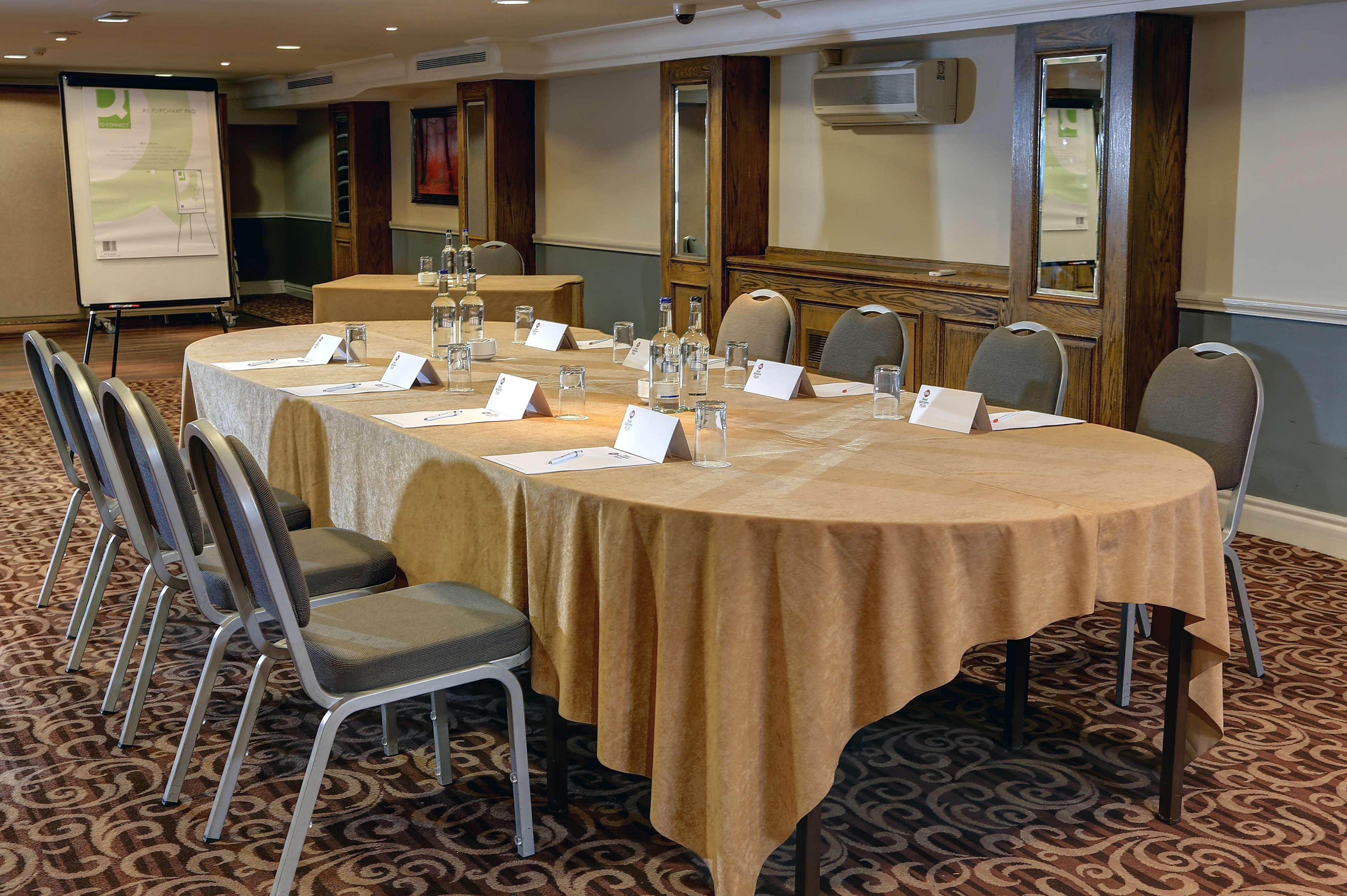 Best Western Plus Pinewood Manchester Airport-Wilmslow Hotel Экстерьер фото