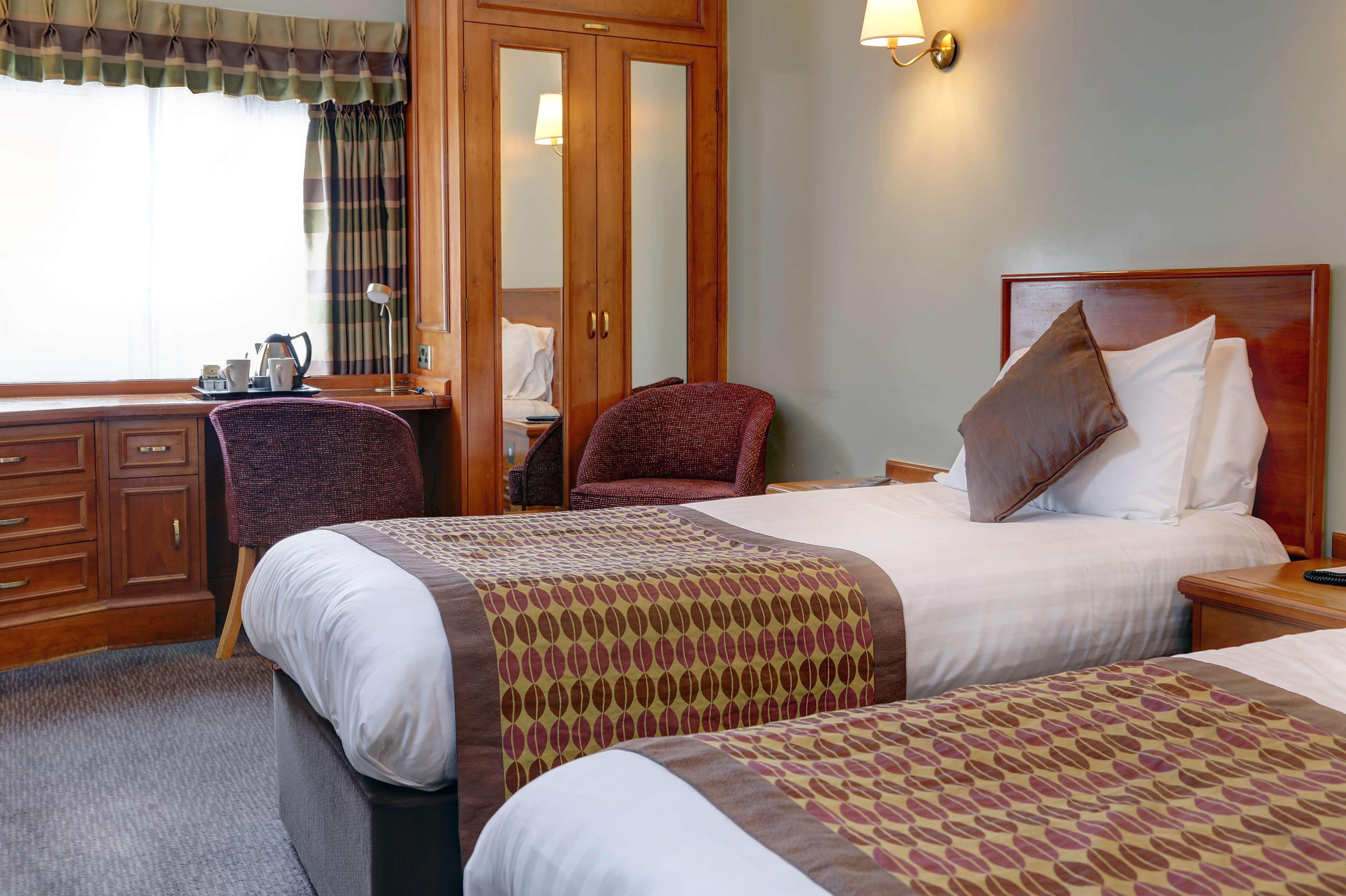 Best Western Plus Pinewood Manchester Airport-Wilmslow Hotel Экстерьер фото