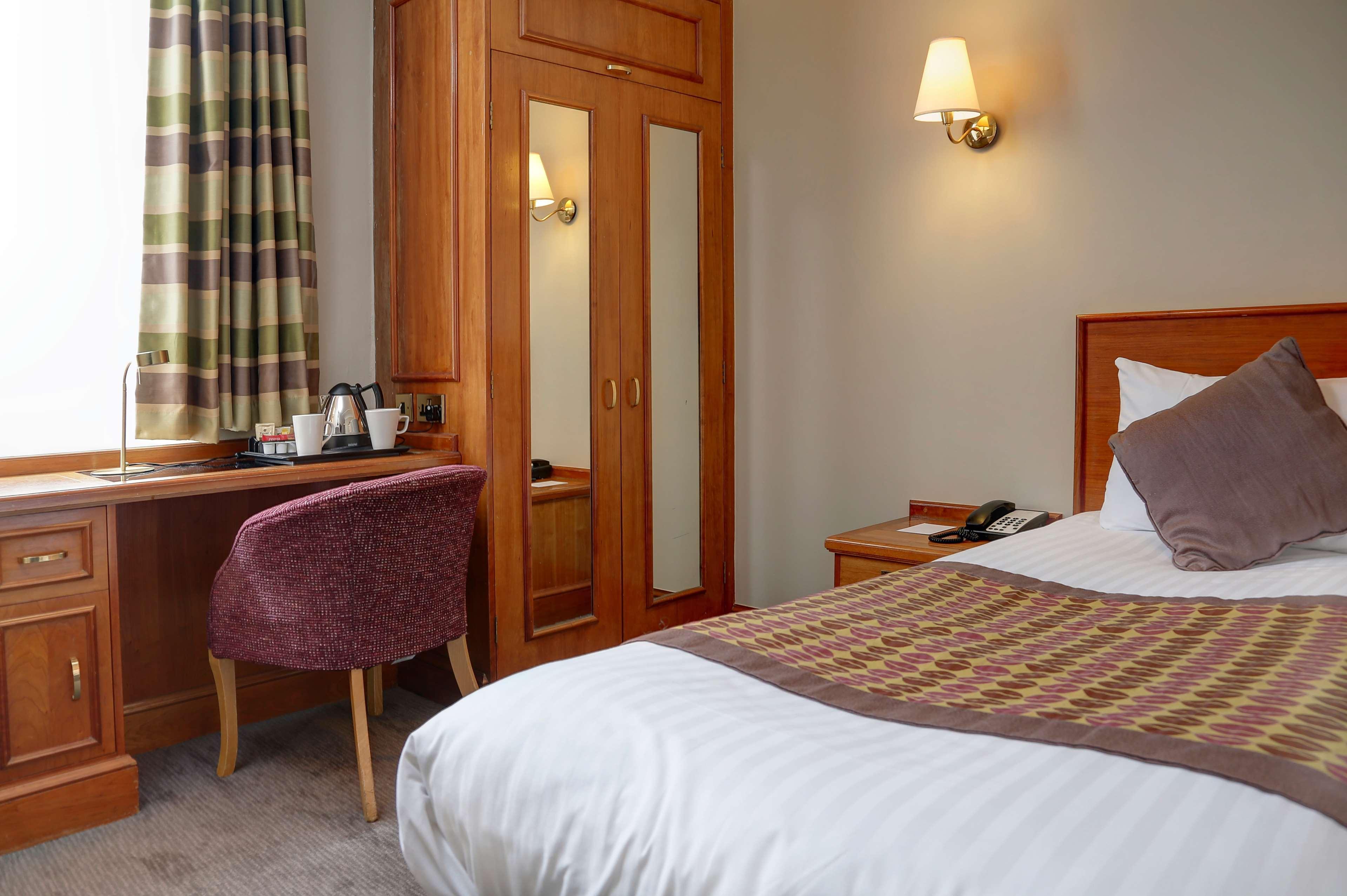 Best Western Plus Pinewood Manchester Airport-Wilmslow Hotel Экстерьер фото