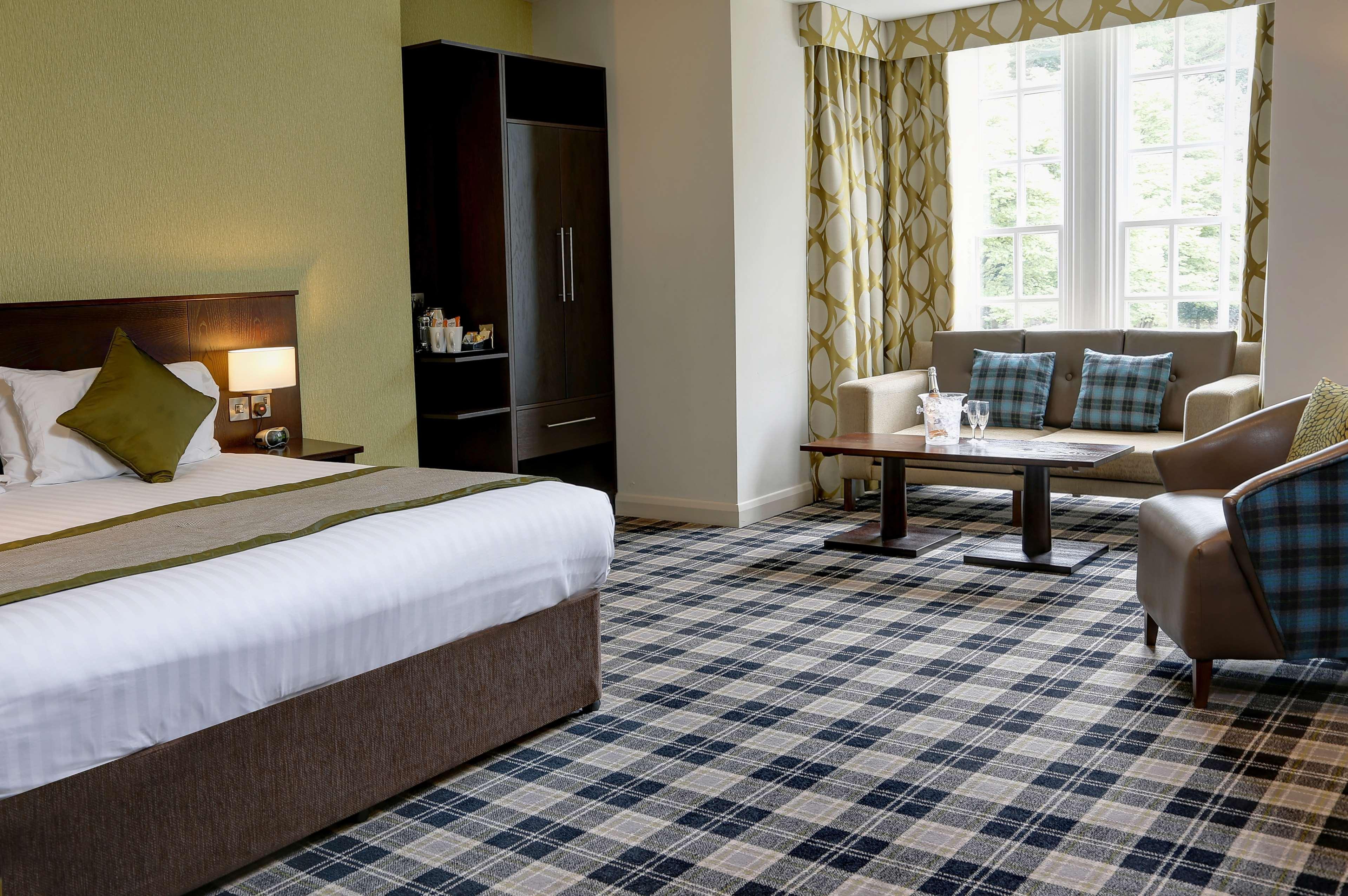 Best Western Plus Pinewood Manchester Airport-Wilmslow Hotel Экстерьер фото