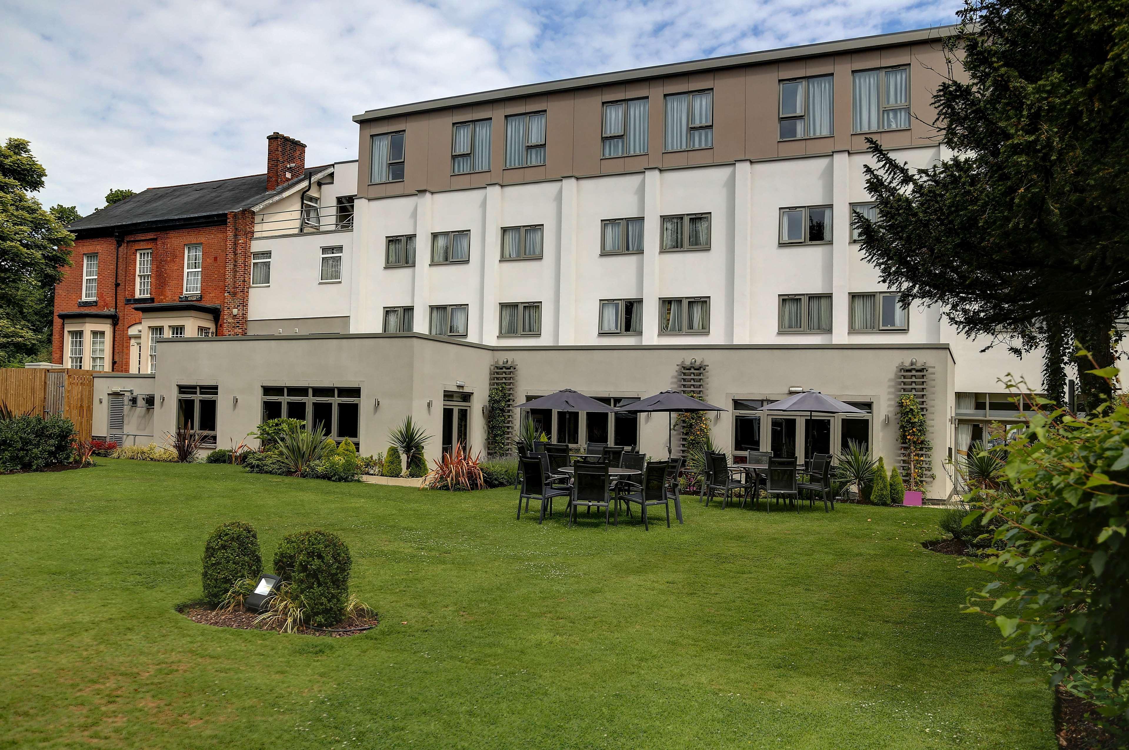 Best Western Plus Pinewood Manchester Airport-Wilmslow Hotel Экстерьер фото