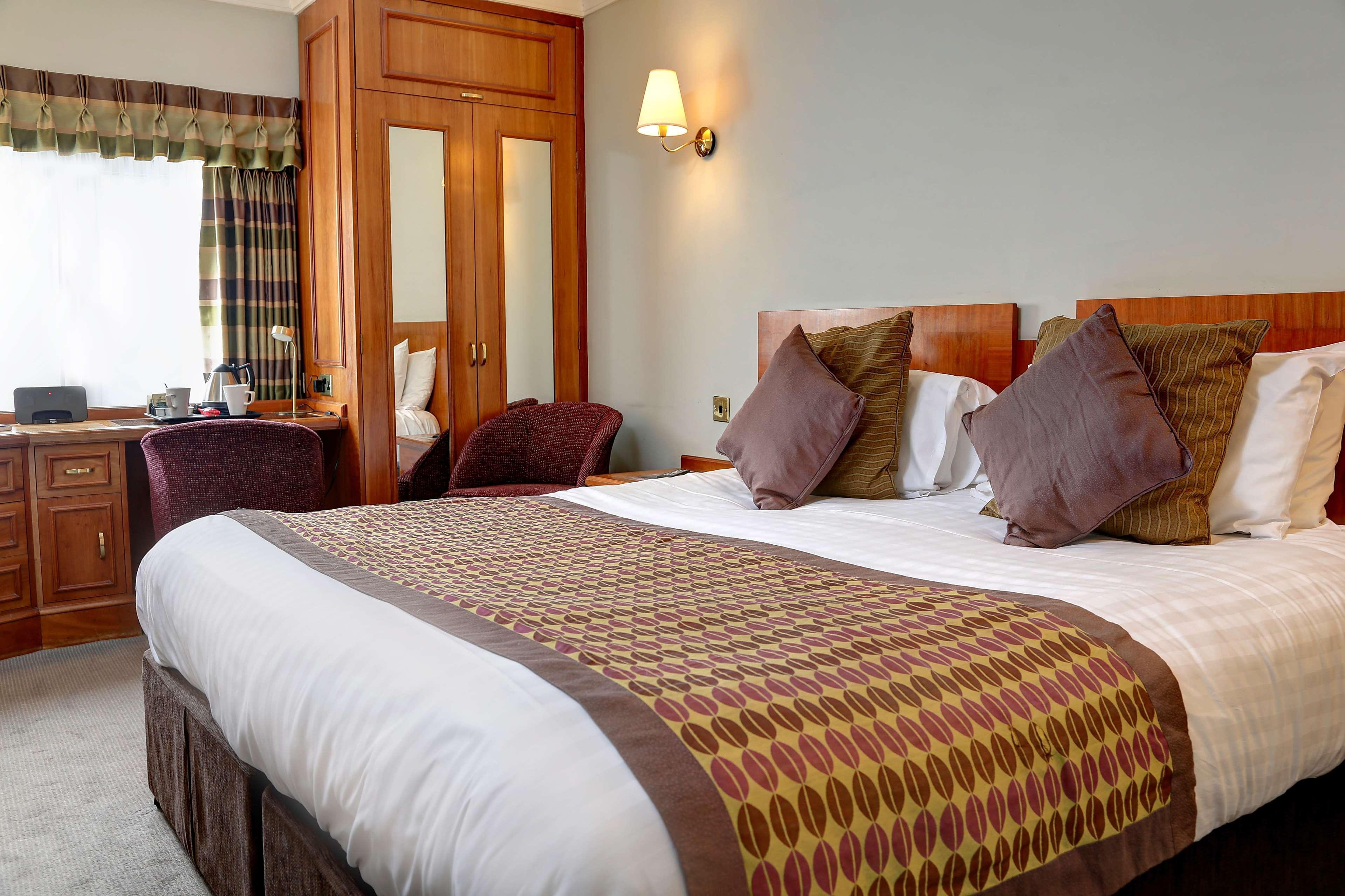 Best Western Plus Pinewood Manchester Airport-Wilmslow Hotel Экстерьер фото