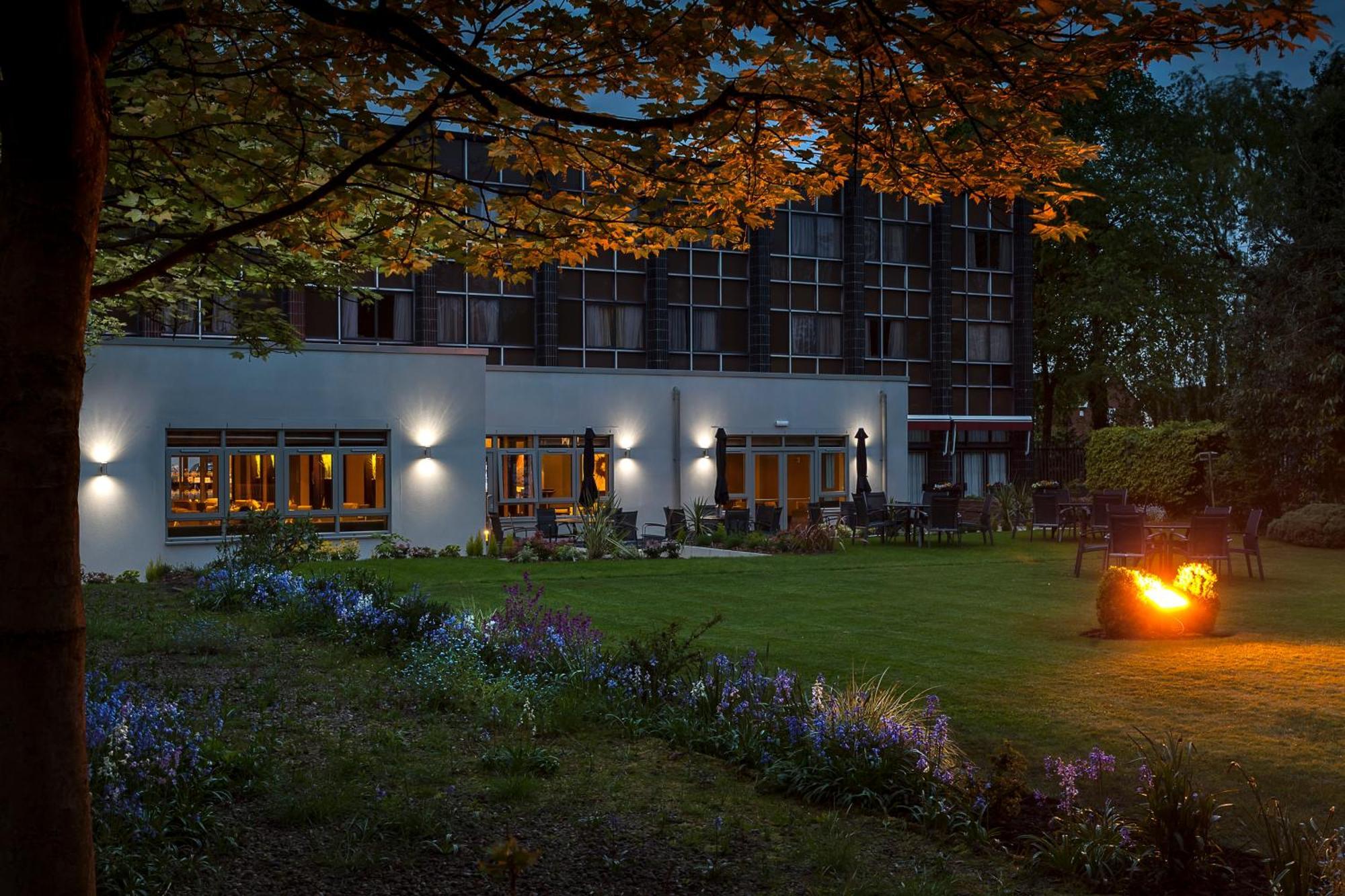 Best Western Plus Pinewood Manchester Airport-Wilmslow Hotel Экстерьер фото