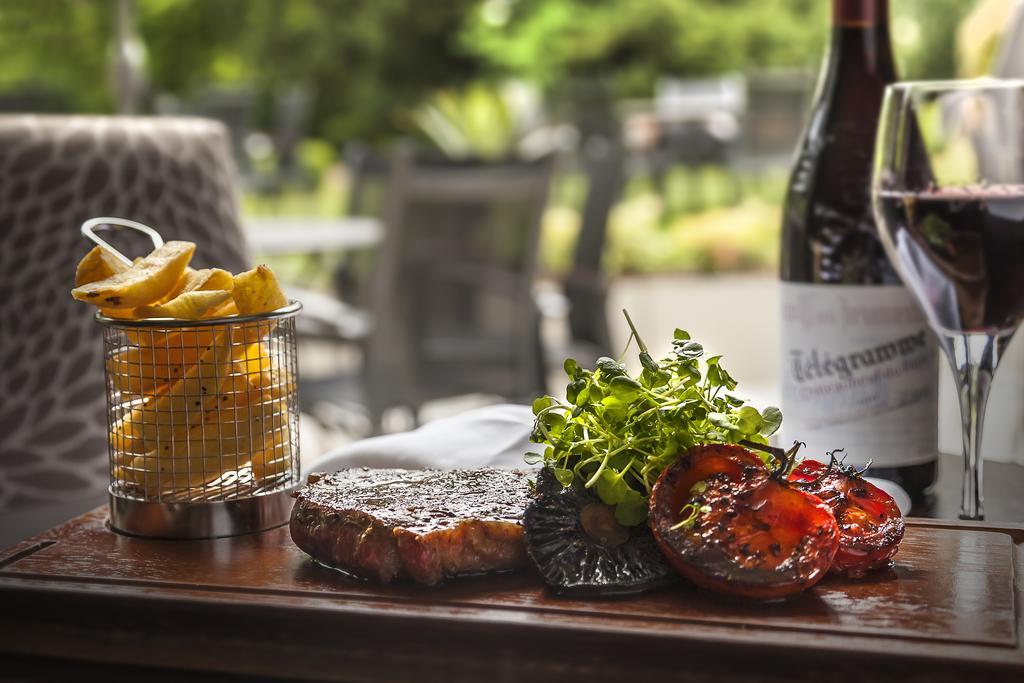 Best Western Plus Pinewood Manchester Airport-Wilmslow Hotel Экстерьер фото