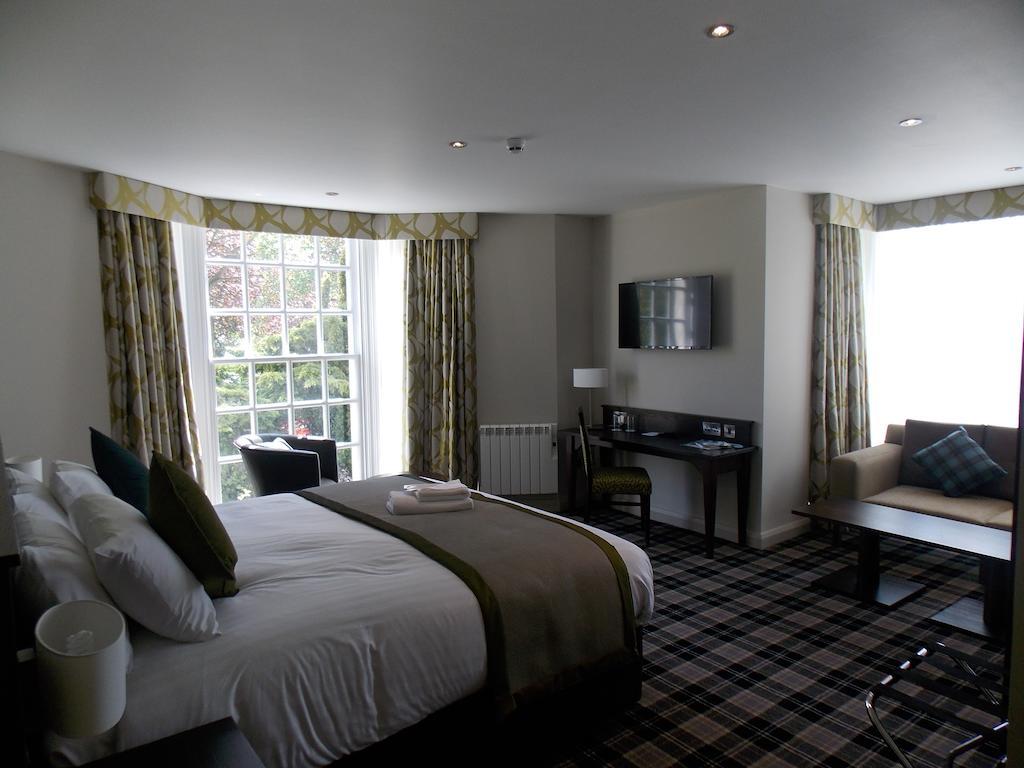 Best Western Plus Pinewood Manchester Airport-Wilmslow Hotel Экстерьер фото