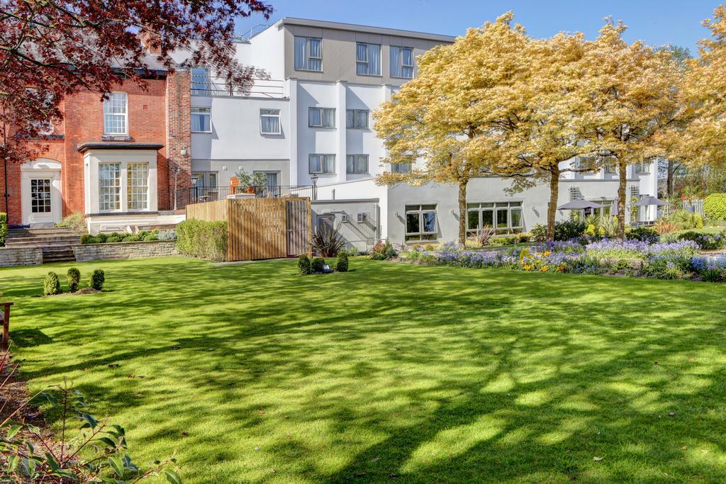 Best Western Plus Pinewood Manchester Airport-Wilmslow Hotel Экстерьер фото