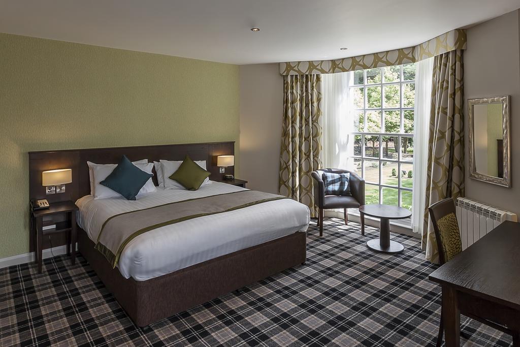 Best Western Plus Pinewood Manchester Airport-Wilmslow Hotel Экстерьер фото