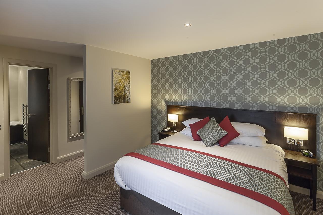 Best Western Plus Pinewood Manchester Airport-Wilmslow Hotel Экстерьер фото