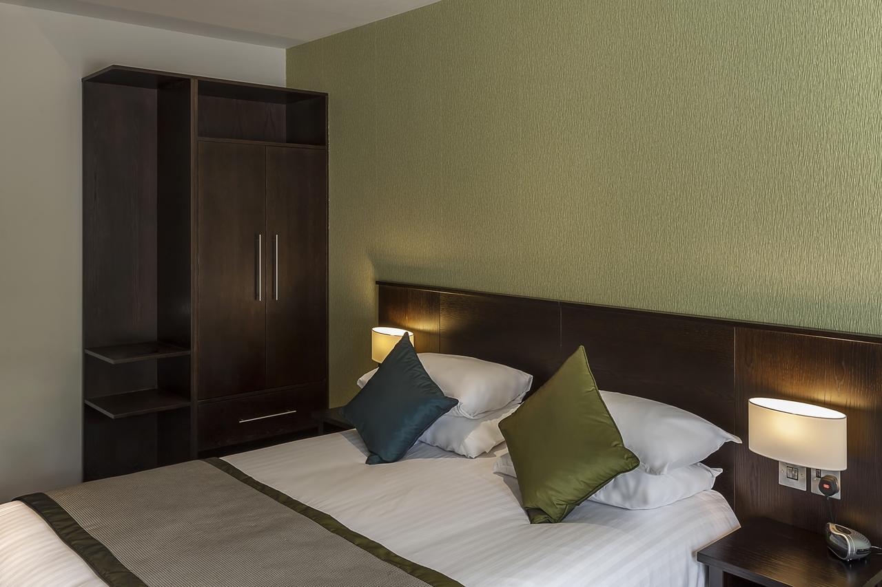 Best Western Plus Pinewood Manchester Airport-Wilmslow Hotel Экстерьер фото