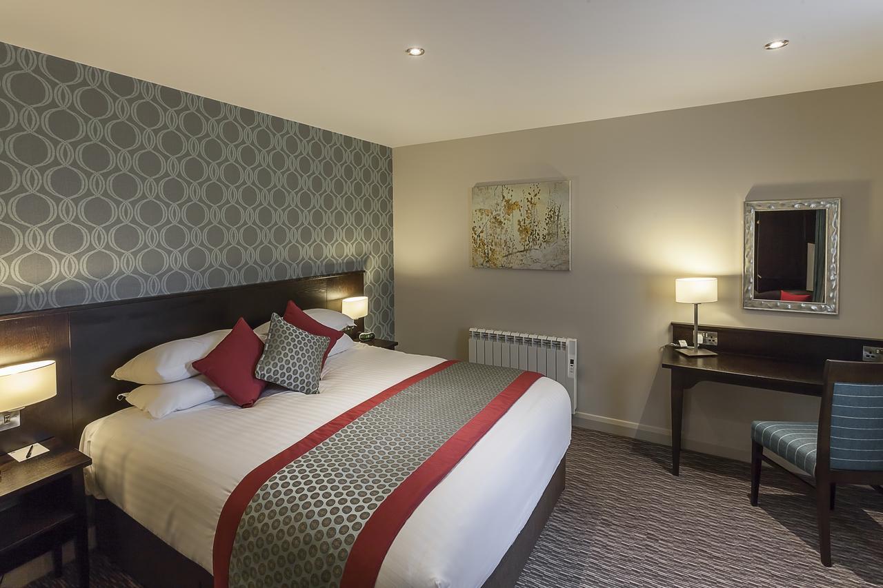 Best Western Plus Pinewood Manchester Airport-Wilmslow Hotel Экстерьер фото