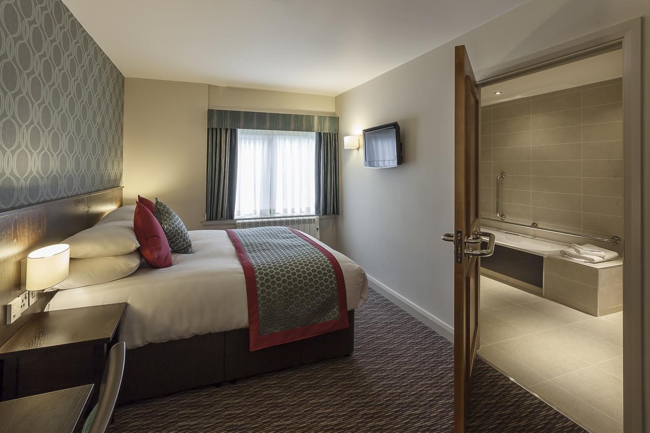 Best Western Plus Pinewood Manchester Airport-Wilmslow Hotel Экстерьер фото